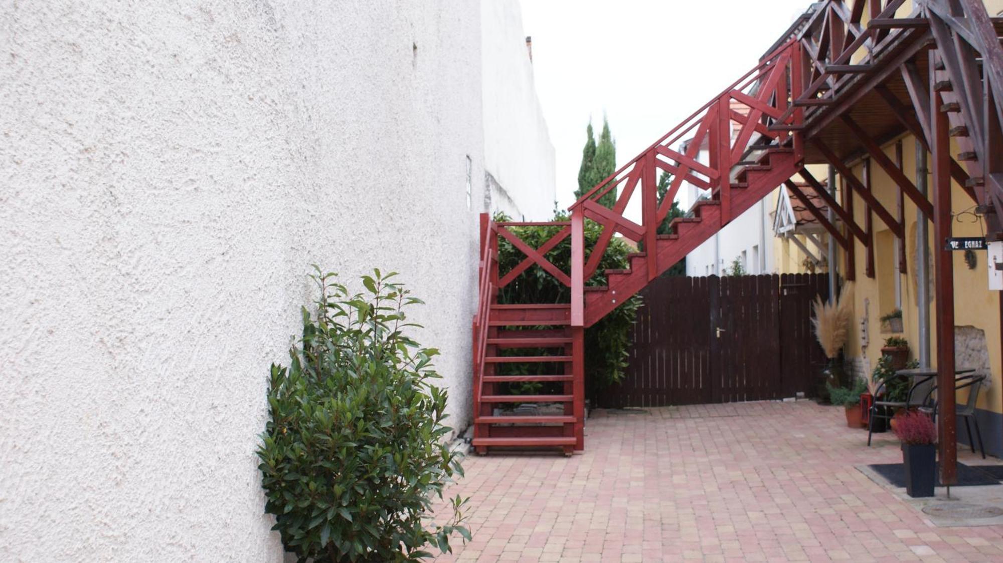 Takacs Vendeghaz 2 Apartment Sopron Exterior foto